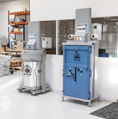 Quelle est la différence entre une presse à paqueter et un compacteur ?